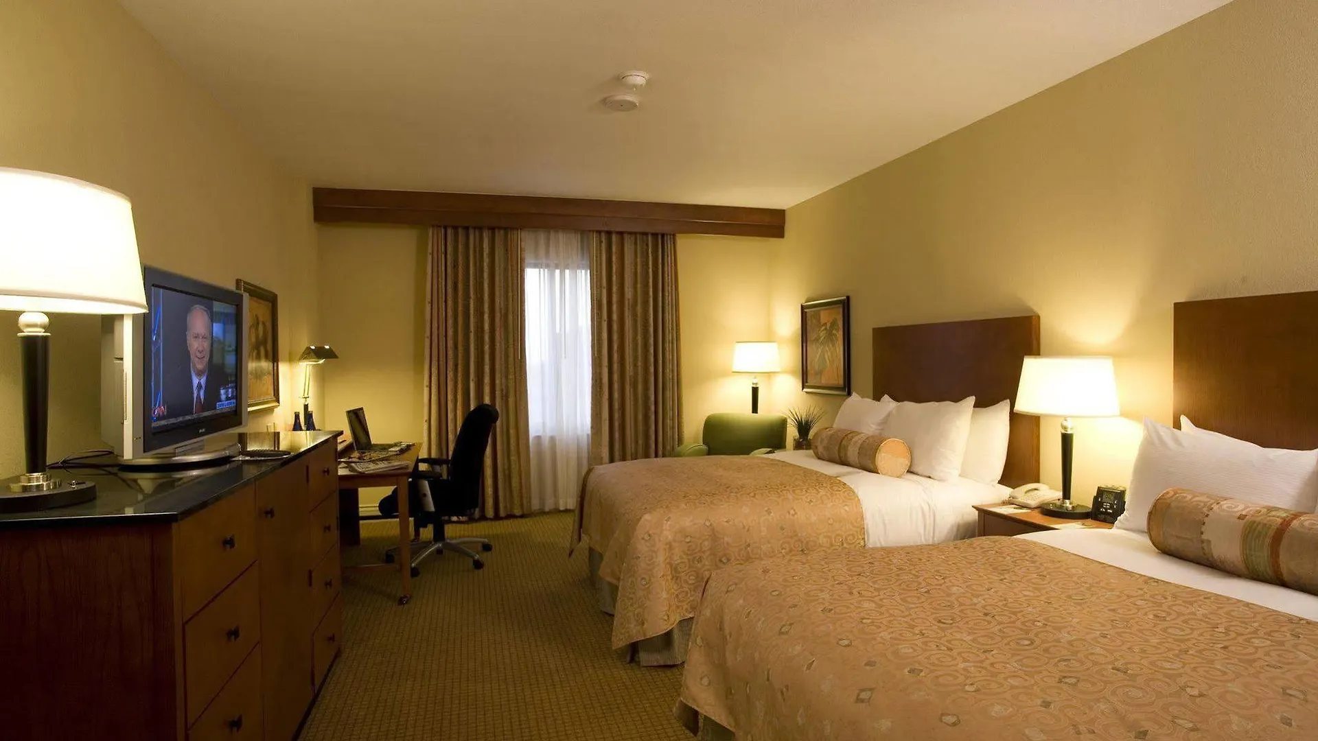 Hilton St. Petersburg Carillon Park Hotel 4*,