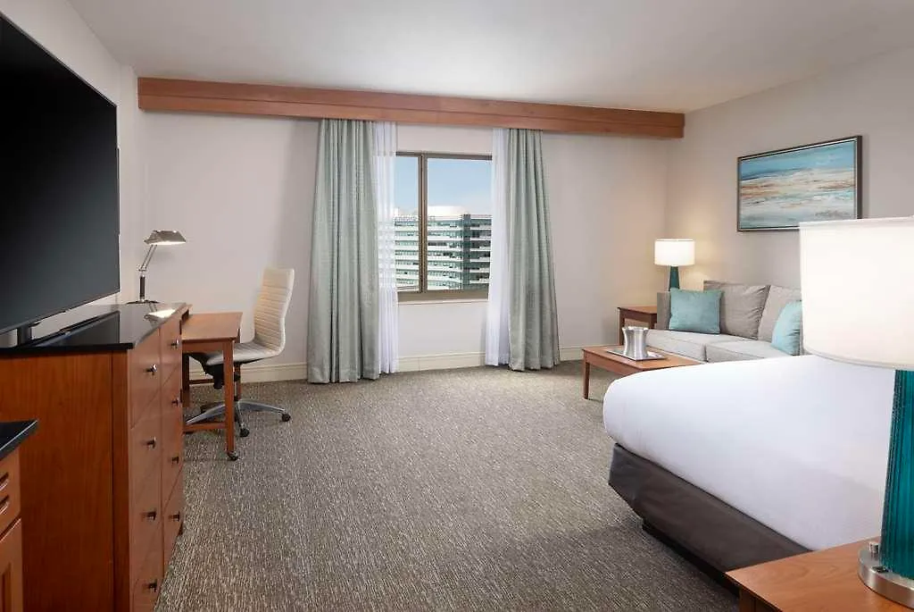 Hilton St. Petersburg Carillon Park Hotel 4*,  United States